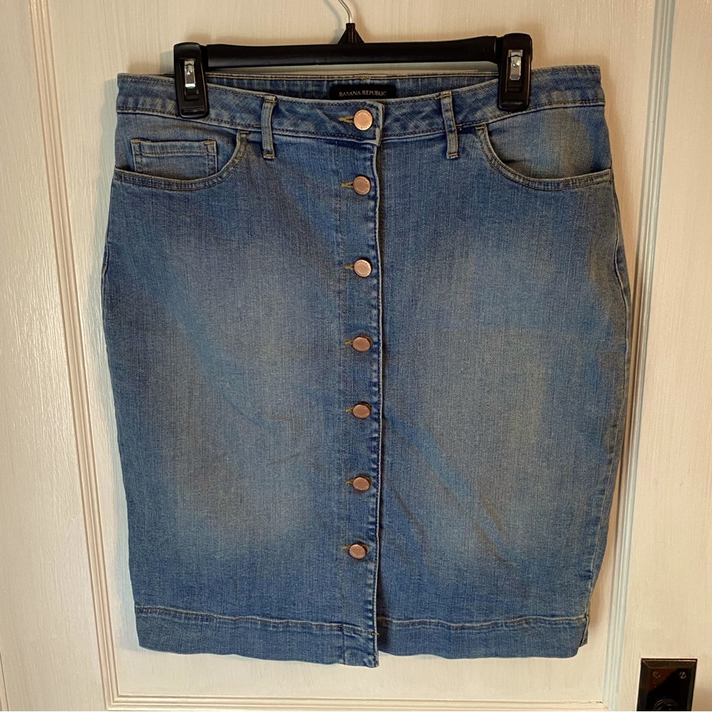 Banana Republic button up jean skirt